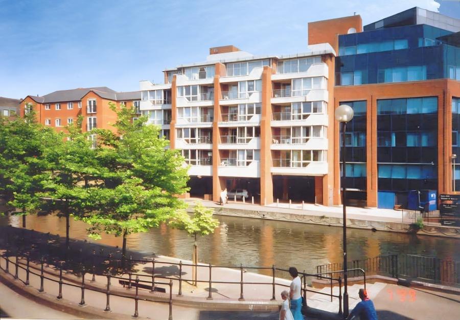 Flat Highbridge Wharf in Reading