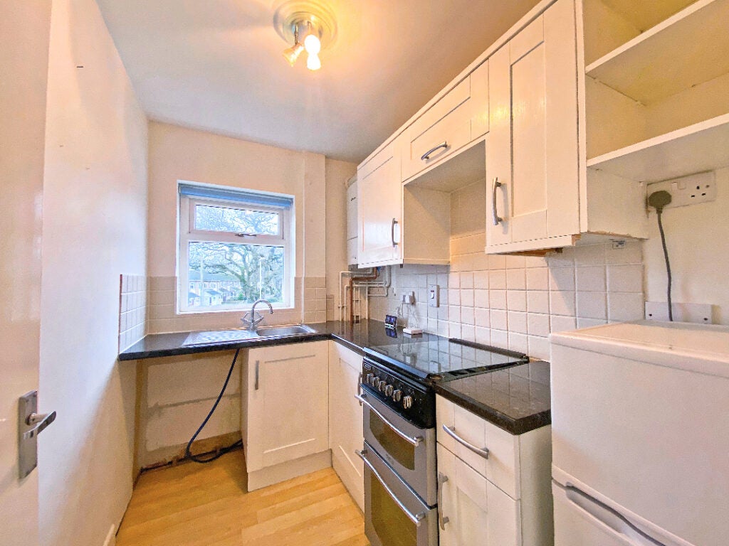 Flat New Barn Close in Hart