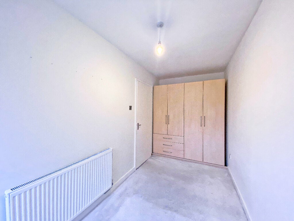 Flat New Barn Close in Hart