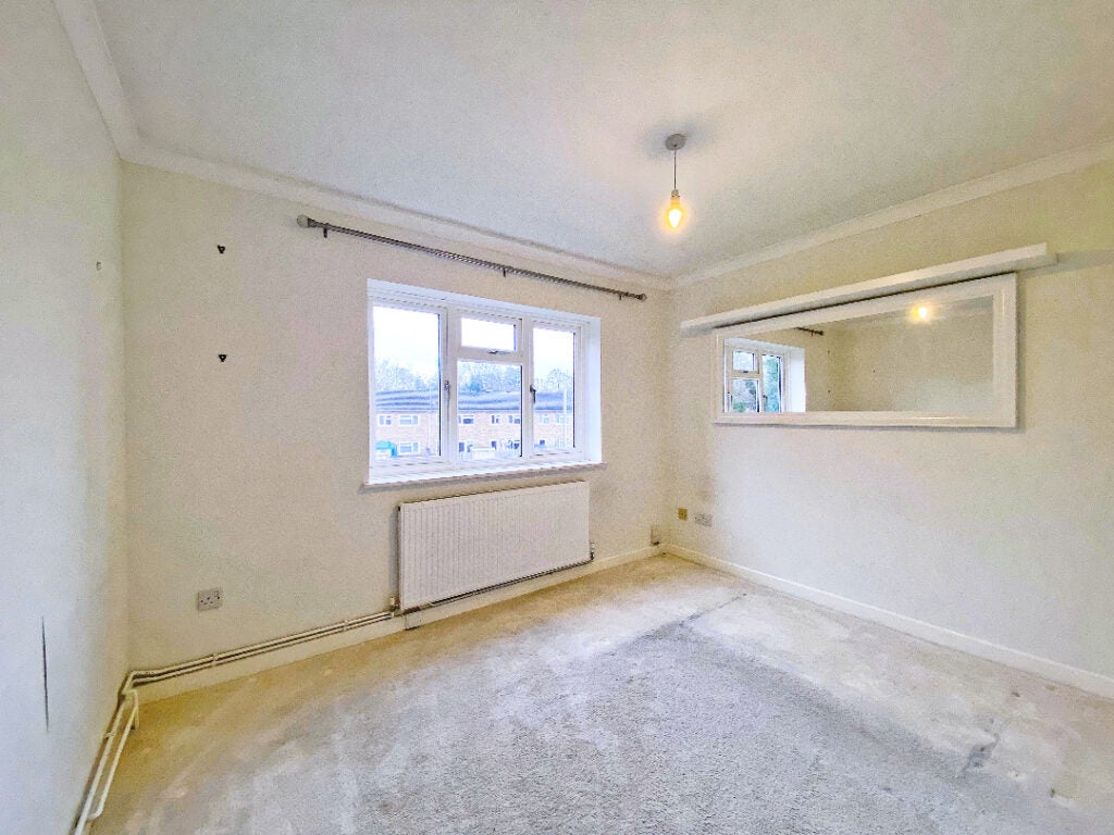 Flat New Barn Close in Hart