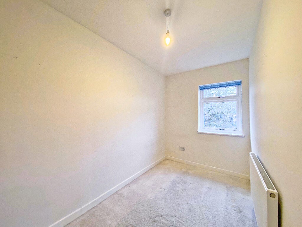 Flat New Barn Close in Hart