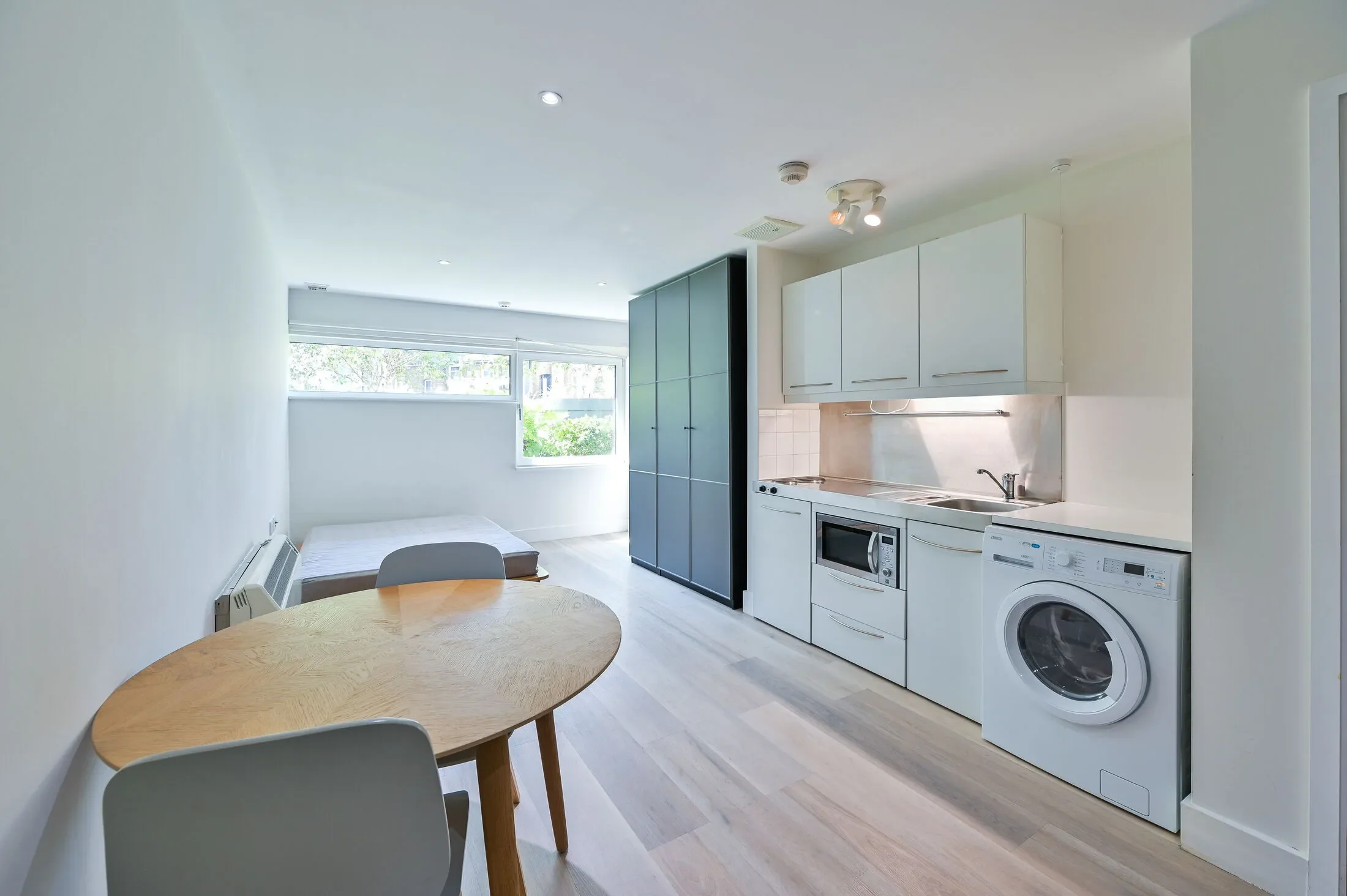Flat Tabard Street in Greater London