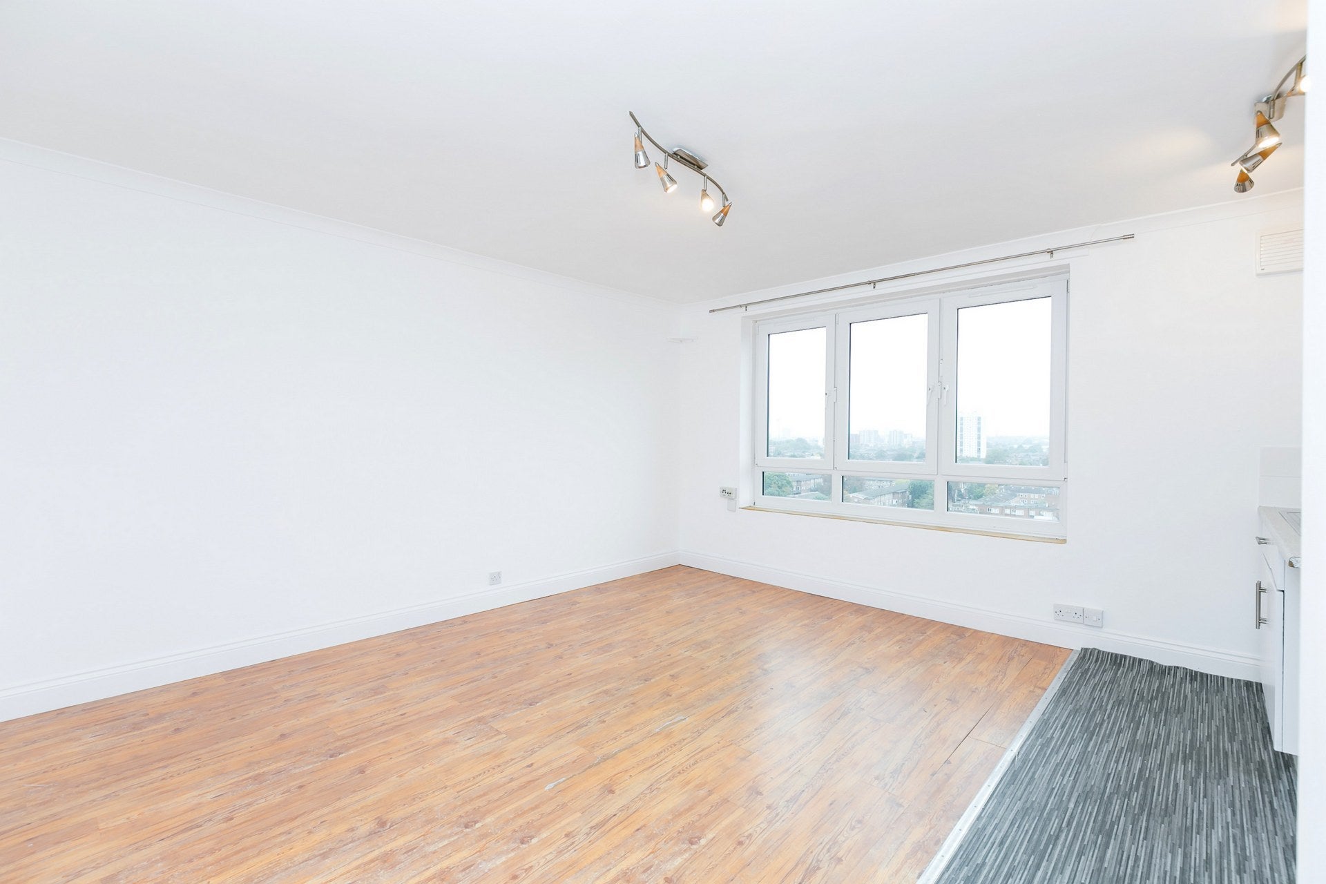 Flat Richmond Road in Greater London