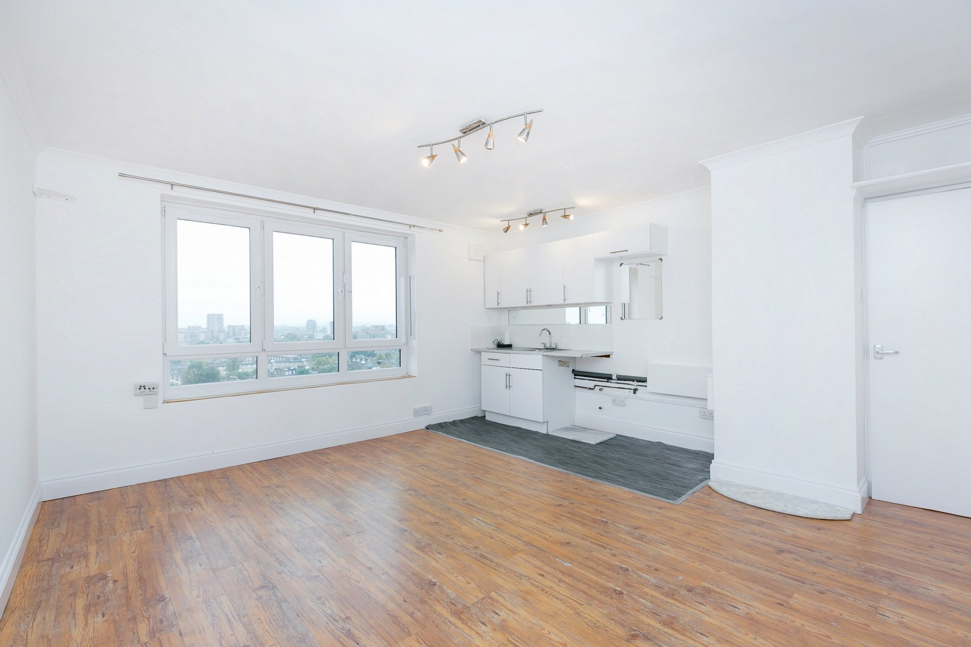 Flat Richmond Road in Greater London