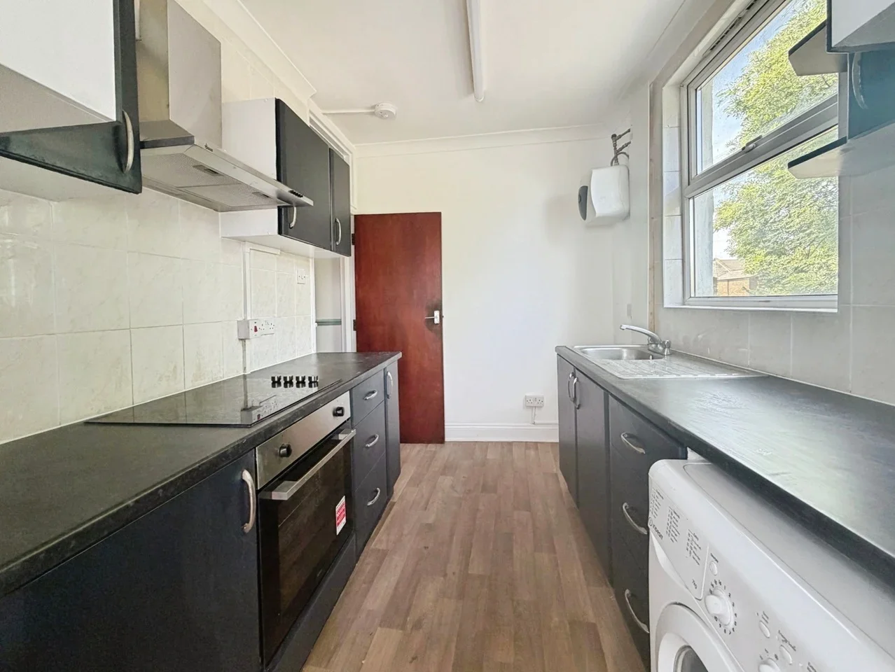 Flat Foyle Road in Greater London