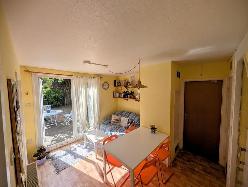 Room Faraday Close in Greater London