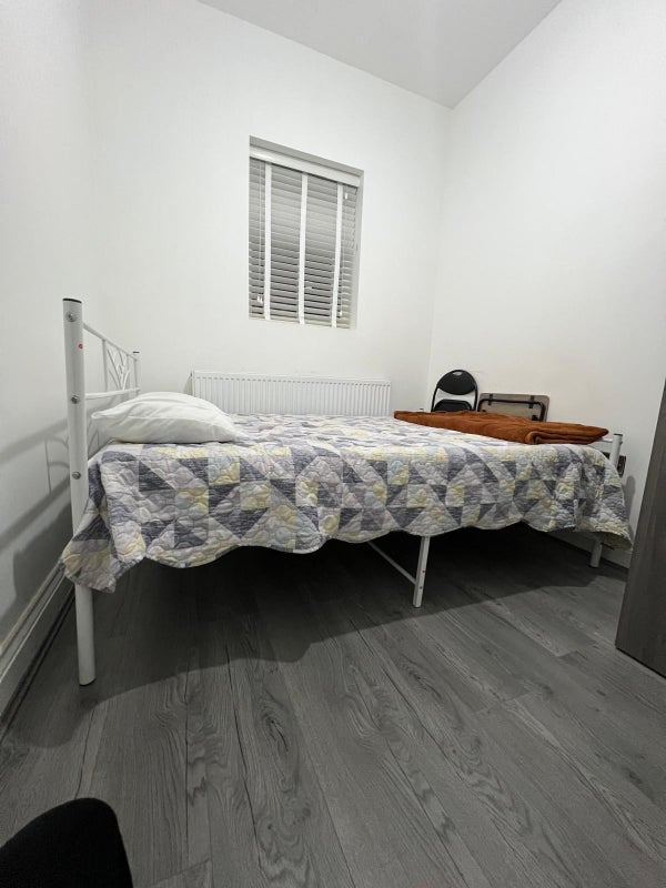 Room Little Ilford Lane in Greater London