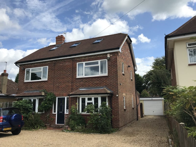 Room Essendene Road in Caterham on the Hill