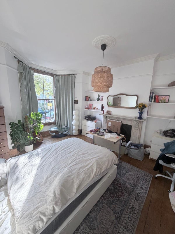 Room Alconbury Road in Greater London