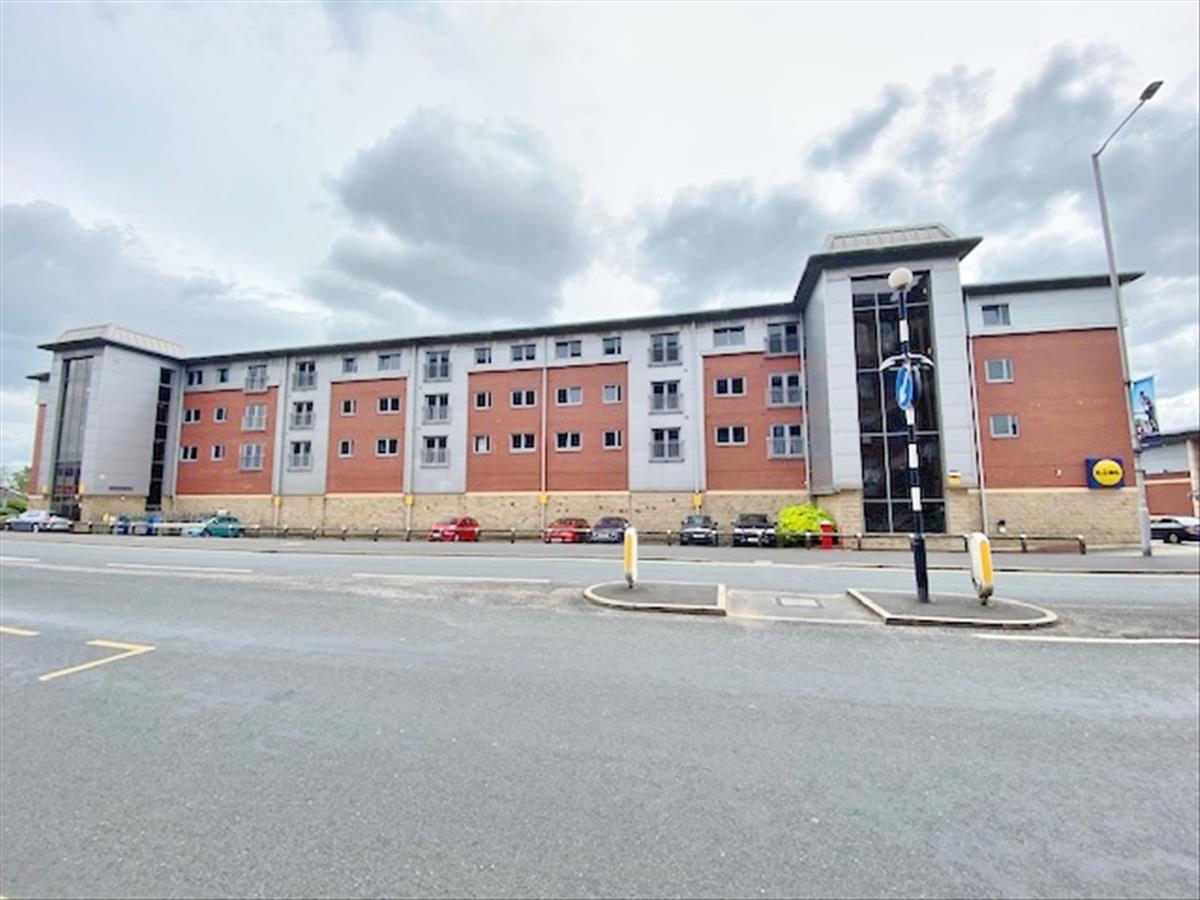 Flat New Hall Lane in Preston