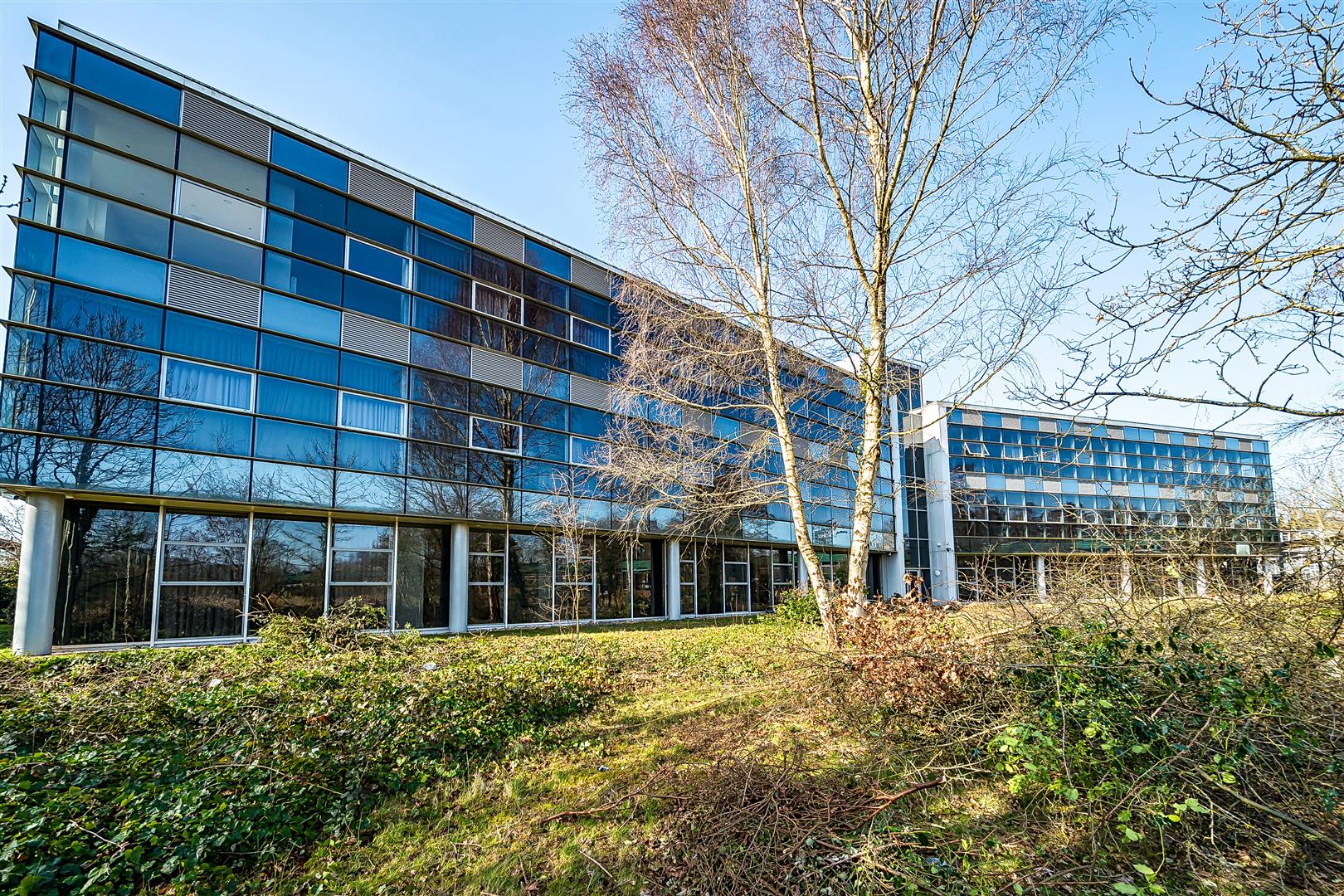Flat Waverley Avenue in Hart