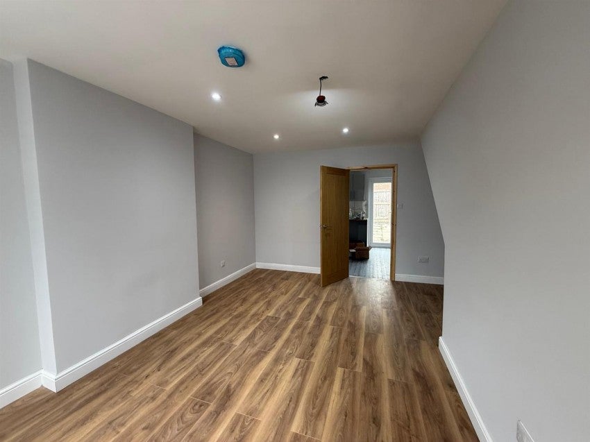Flat Blackburn Road in Bolton