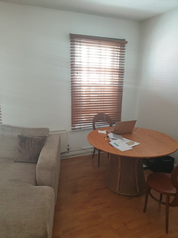 Room Rosebery Avenue in Greater London