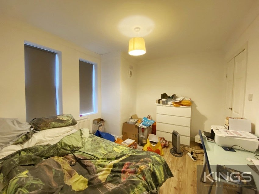 Flat Wilton Avenue in Southampton