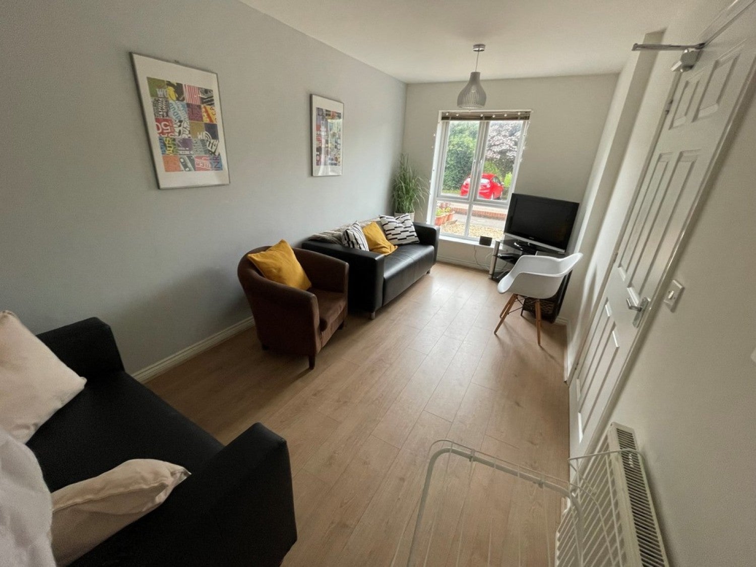 Room Meadow Way in Reading