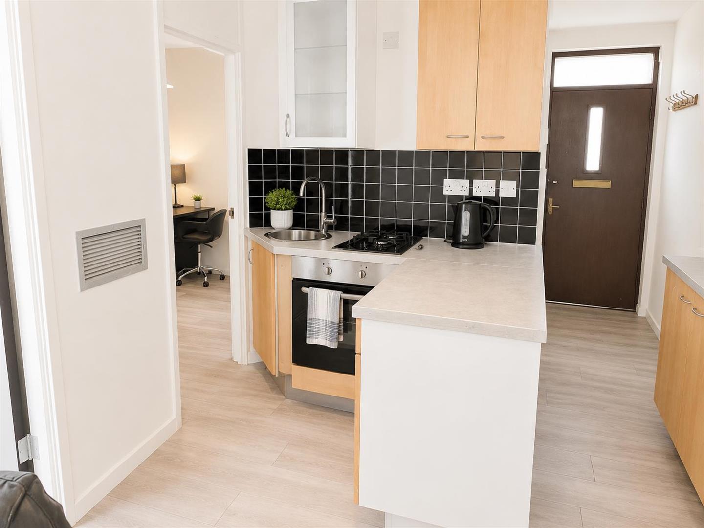Flat Badsworth Road in Greater London