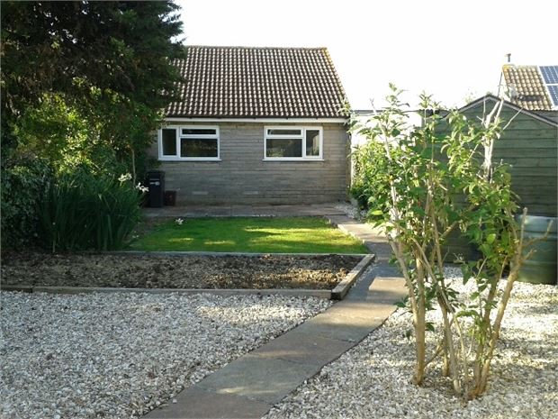 House Parklands Way in Somerton