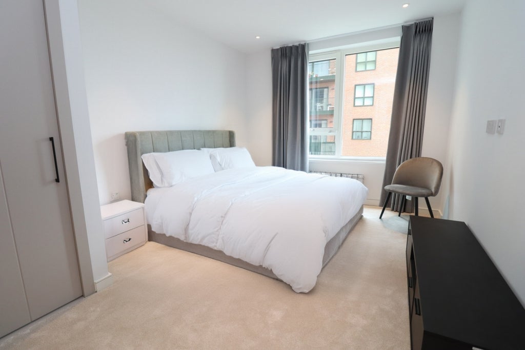 Room Globe Road in Greater London