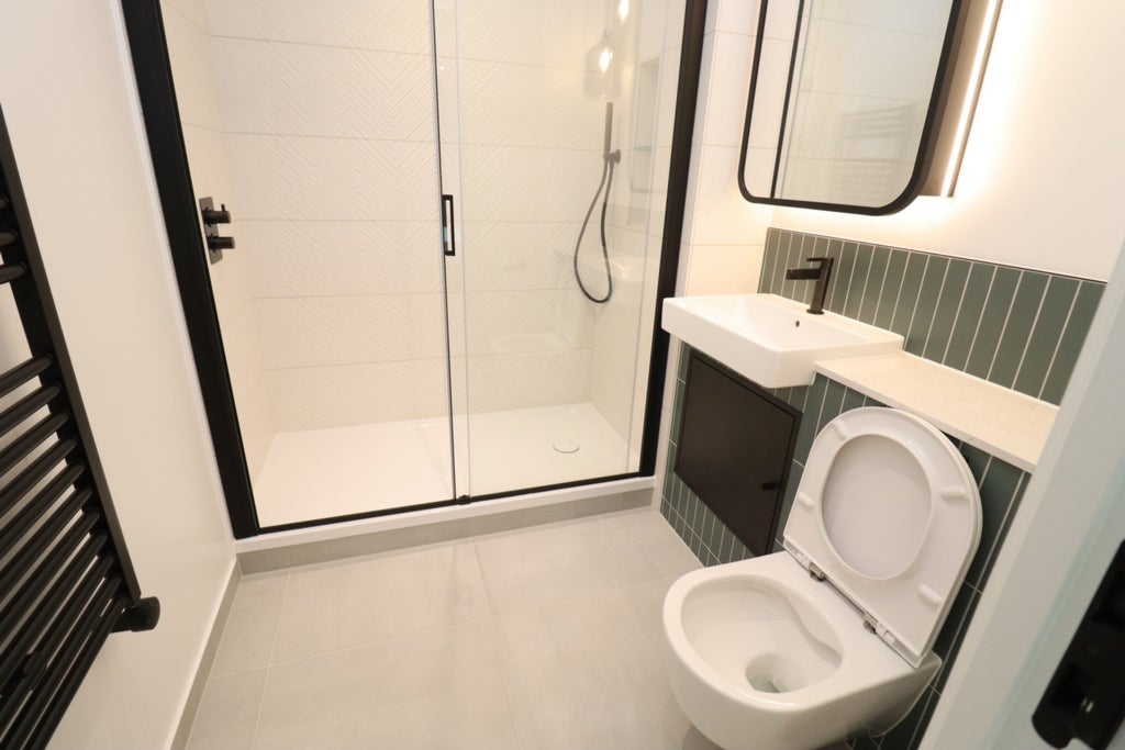 Room Globe Road in Greater London