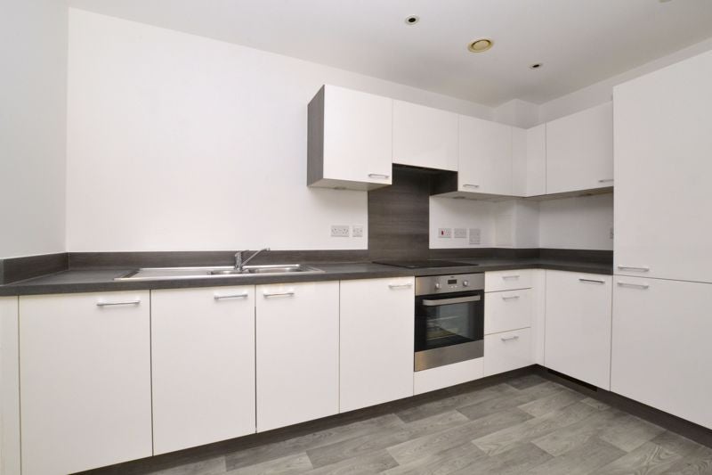 Flat Connersville Way in Greater London