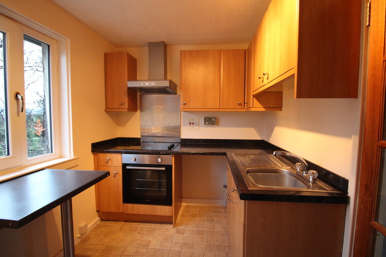 Flat Woodside Road in Tullibody