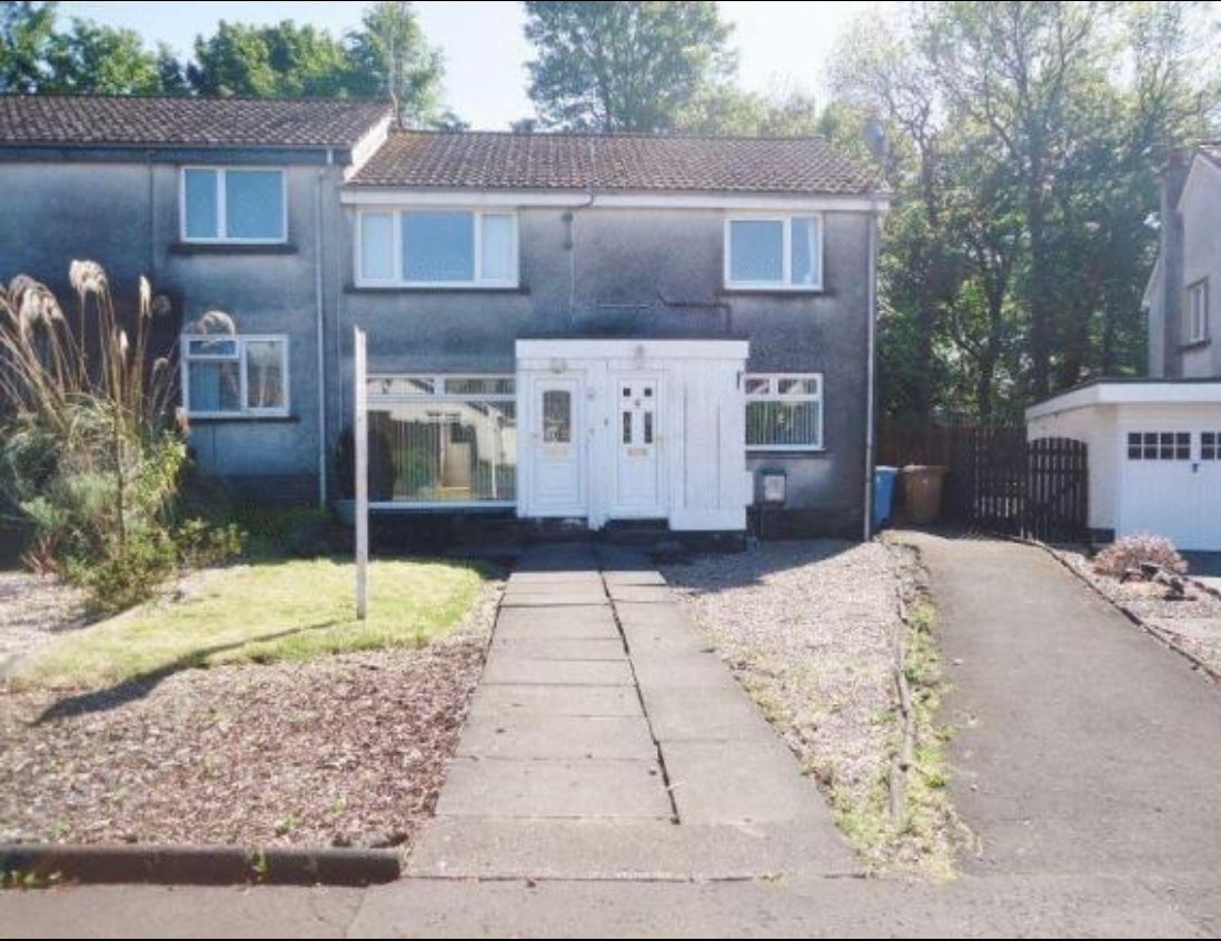 Flat Woodside Road in Tullibody