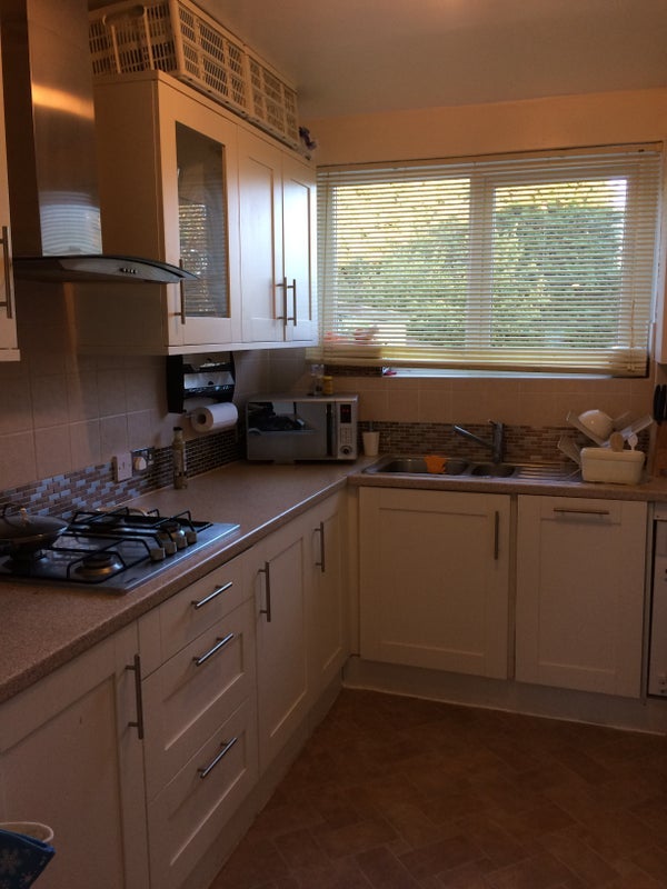 Room Lodge Crescent in Greater London