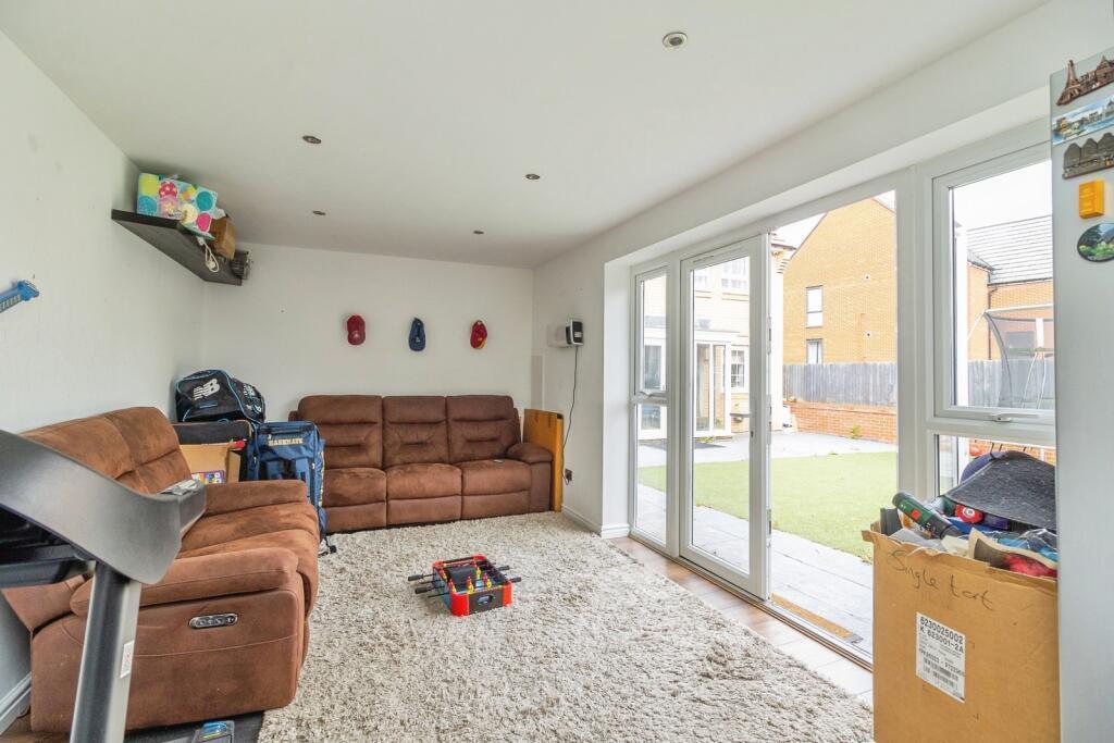 House Campion Close in Milton Keynes