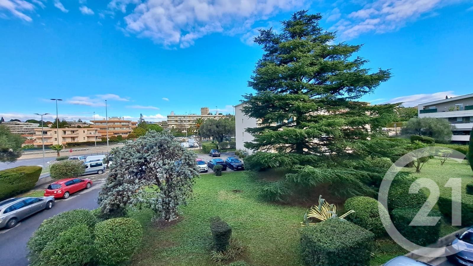 Flat Place Général de Gaulle in Antibes