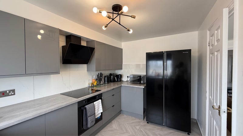 Room Felixstowe Court in Greater London