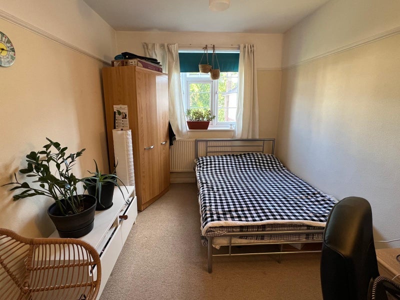 Room Addiscombe Road in Greater London