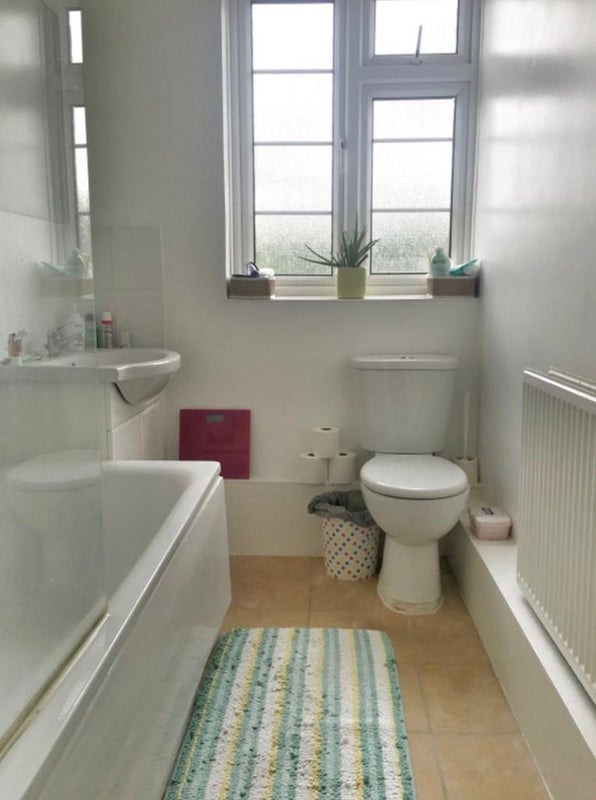 Room Addiscombe Road in Greater London