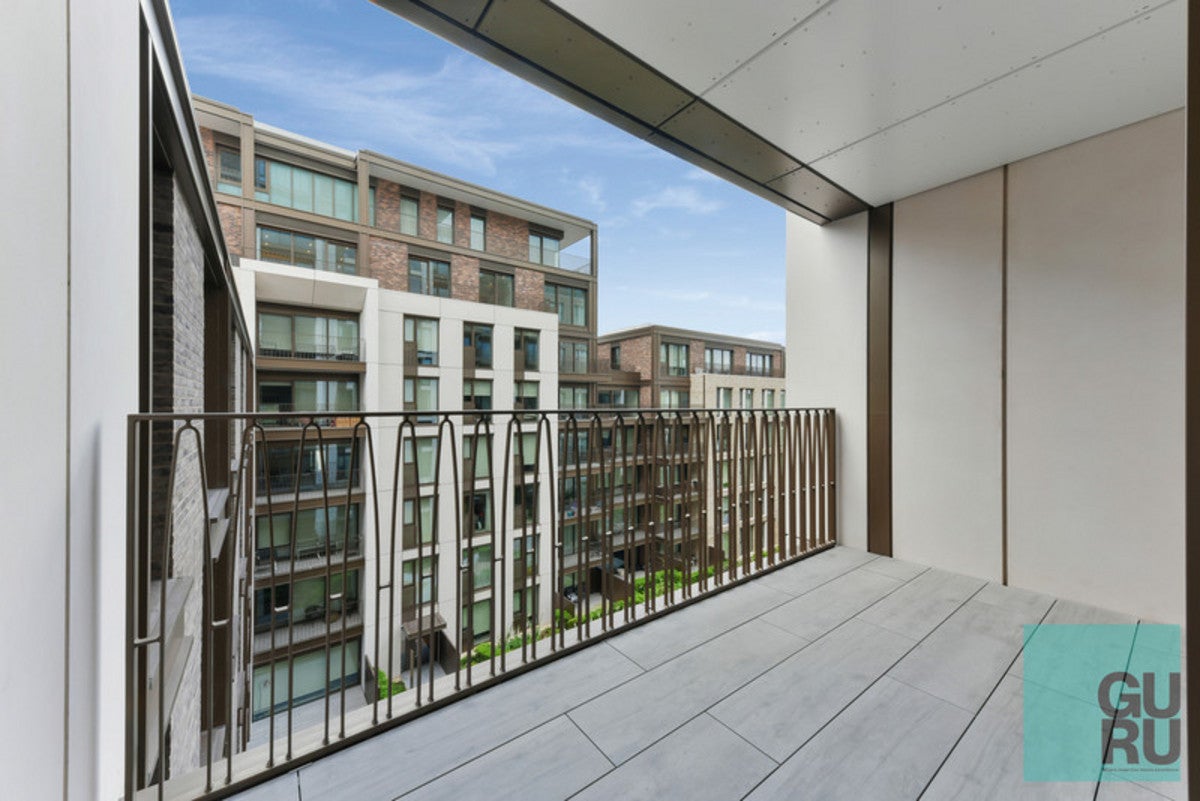 Flat Kings Road in Greater London