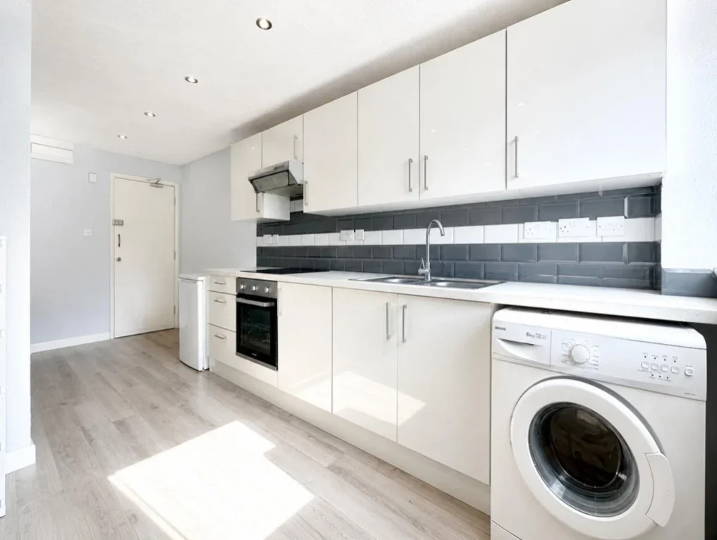Flat Horndean Road in Winkfield