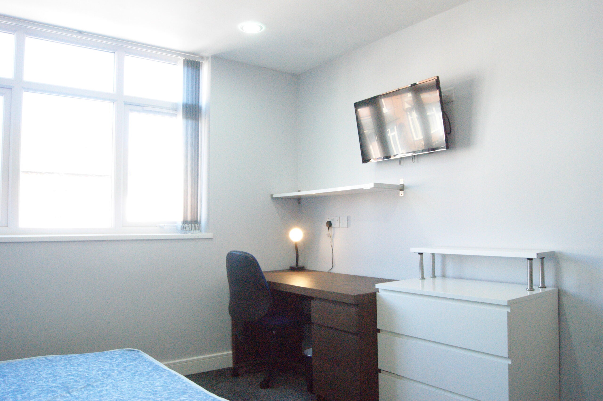 Room Exeter Road in Birmingham