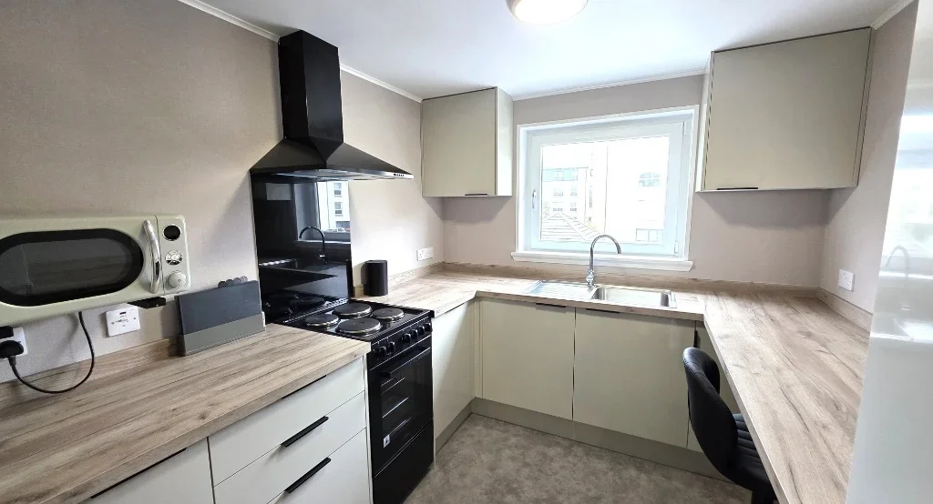 Flat Urquhart Terrace in Aberdeen City