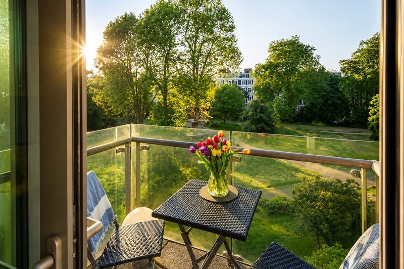 Flat Blackthorn Avenue in Greater London