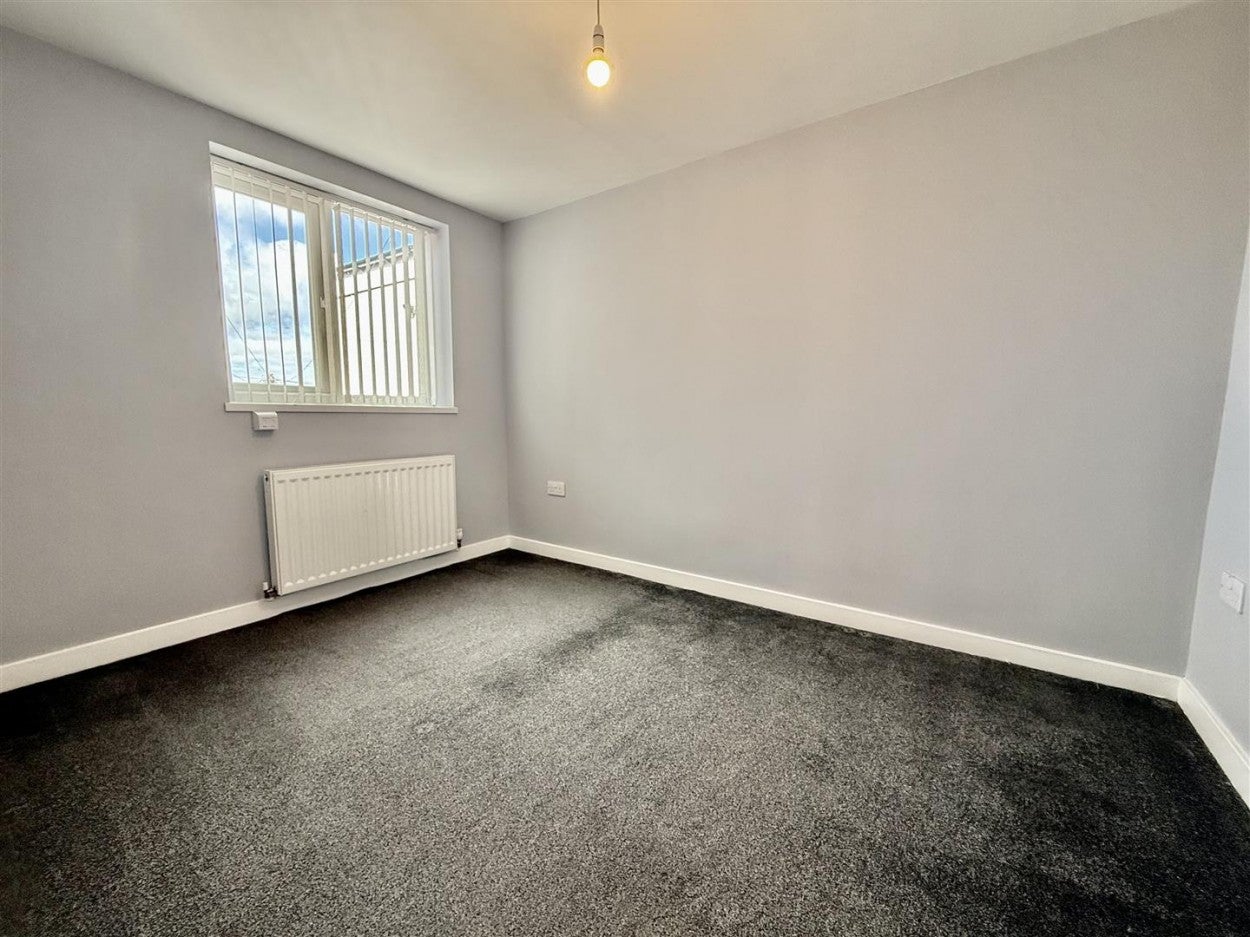 Flat Deckham Terrace in Gateshead