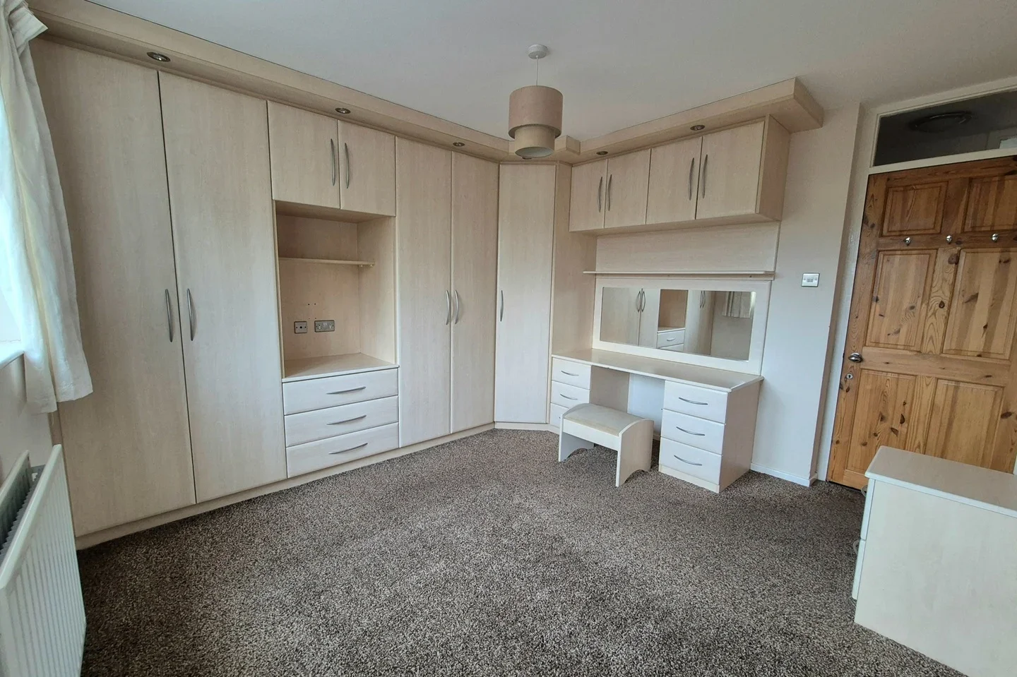 Flat Thornhill Gardens in Greater London