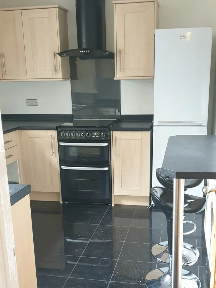 Flat Thornhill Gardens in Greater London