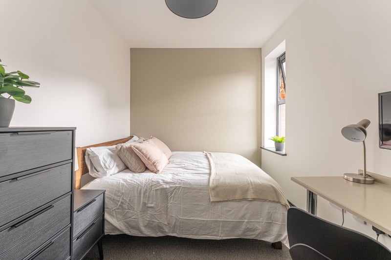 Room Lower Brown Street in Leicester