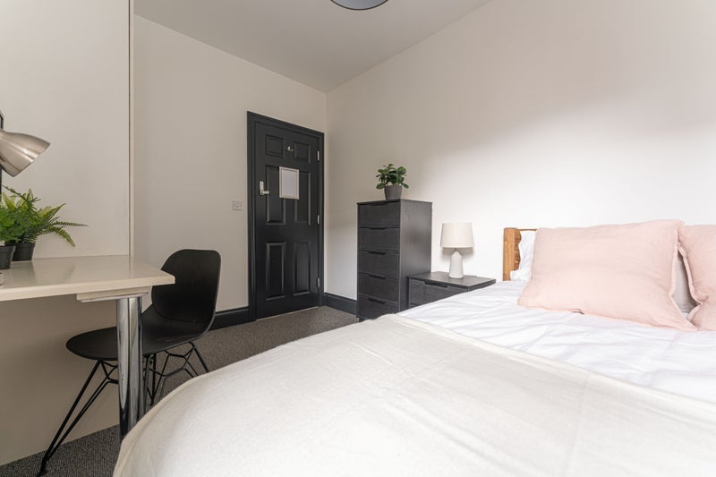 Room Lower Brown Street in Leicester