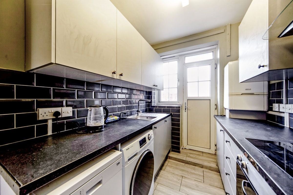 Flat Gilton Road in Greater London