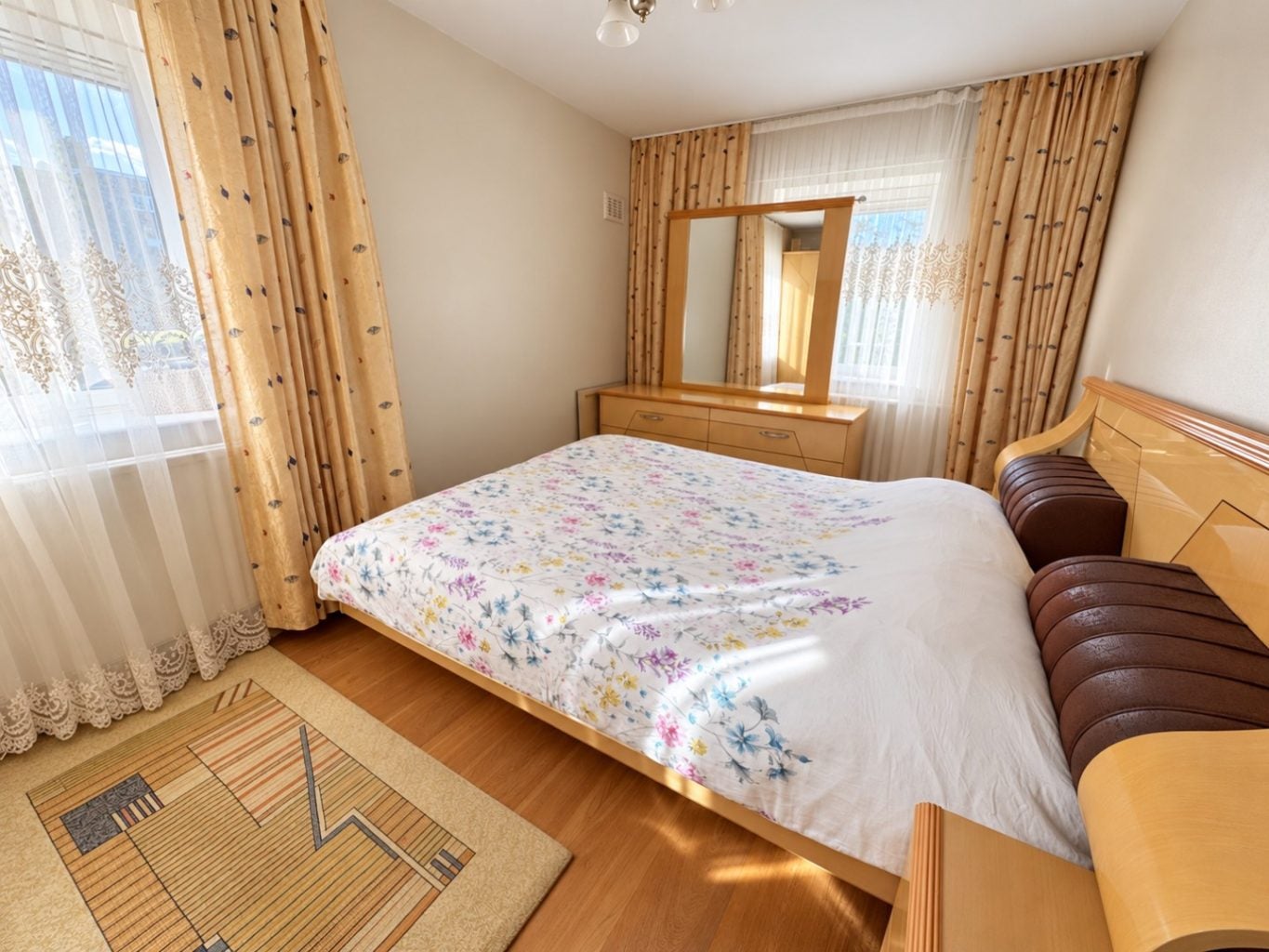 Flat Haggerston Road in Greater London