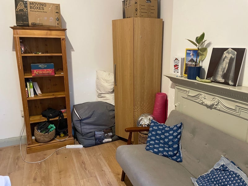 Room Cricklade Avenue in Greater London