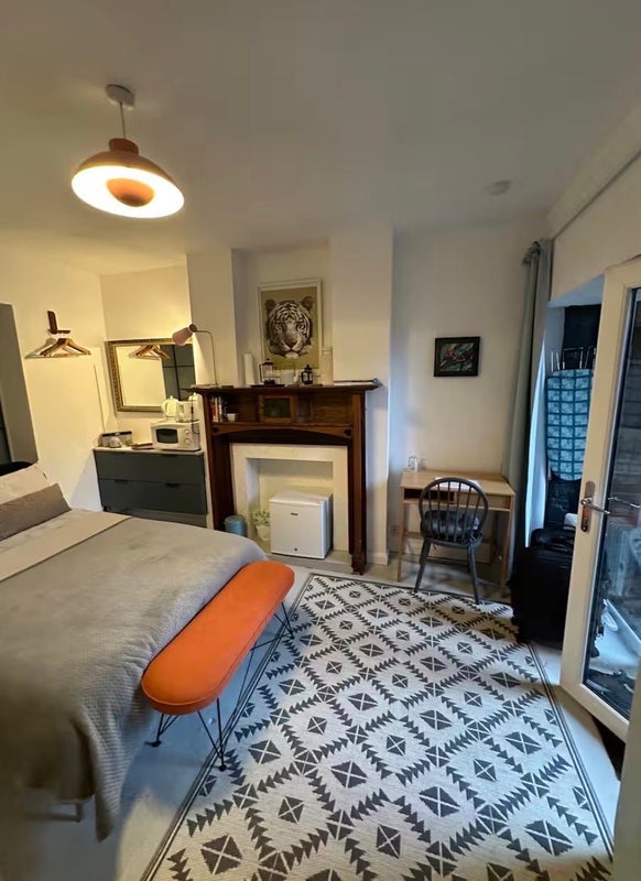 Room Machon Bank in Sheffield