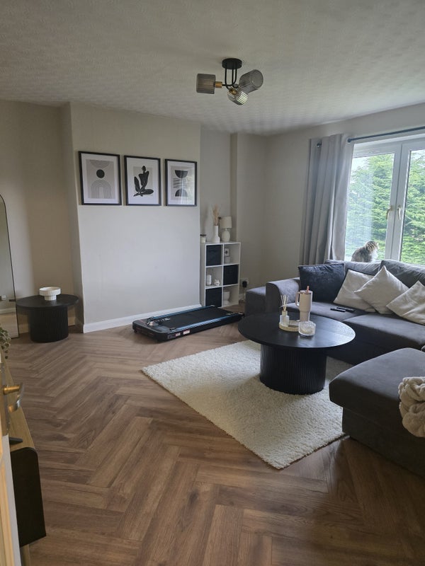 House Longstone Street in City of Edinburgh