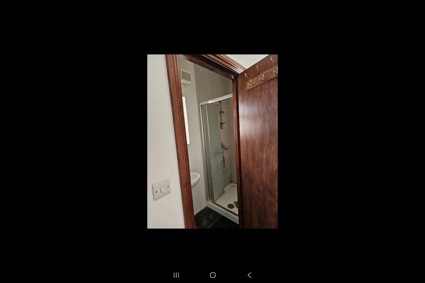 Room Ellington Road in Greater London