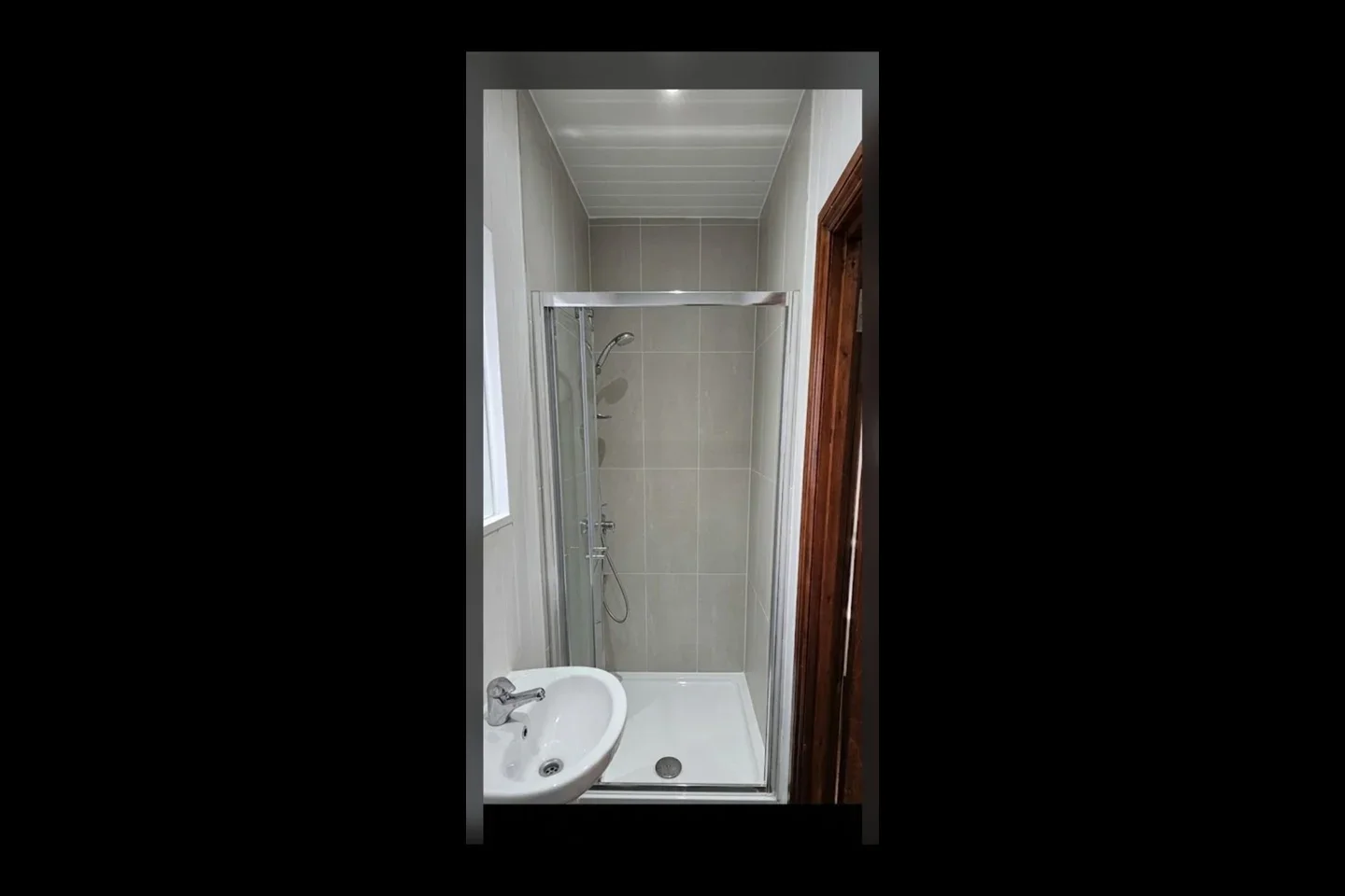 Room Ellington Road in Greater London