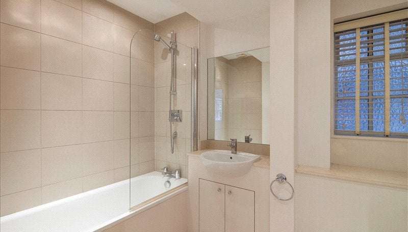 Flat Fulham Road in Greater London